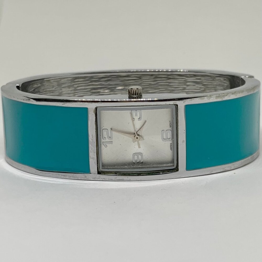 Chico’s women’s Quartz analog watch 20mm silver blue tone cuff bracelet 7.5” run